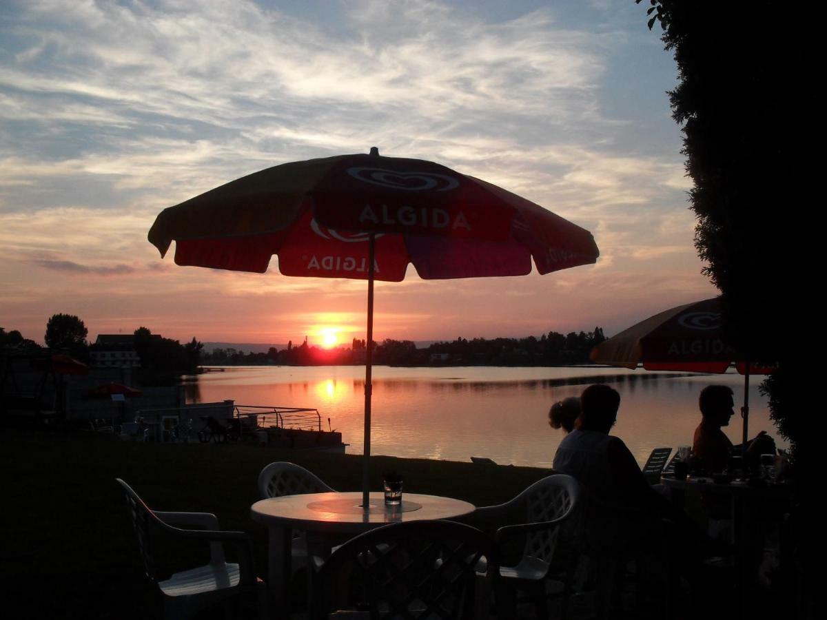 Hotel Fortuna Senec Ngoại thất bức ảnh