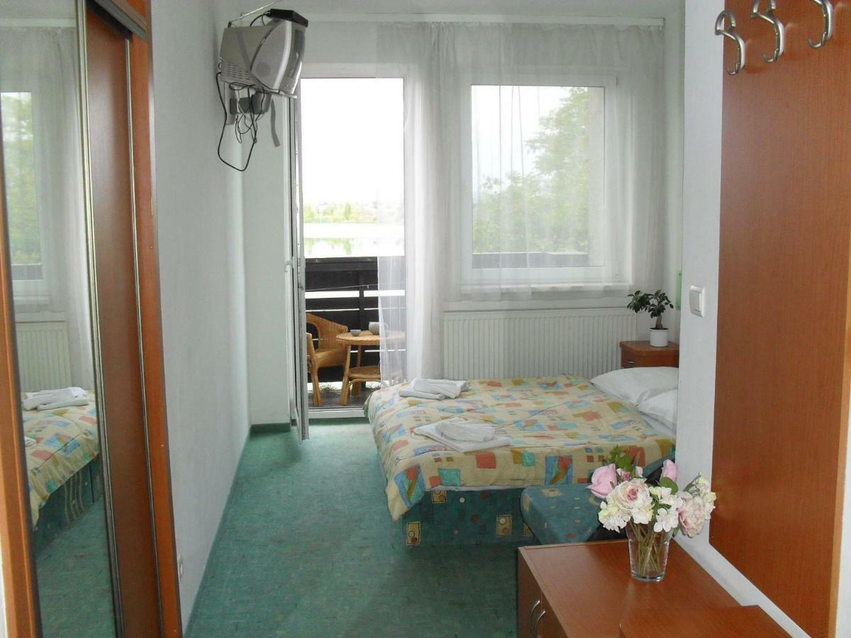 Hotel Fortuna Senec Phòng bức ảnh
